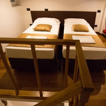 Apartment Triangolo D'oro *